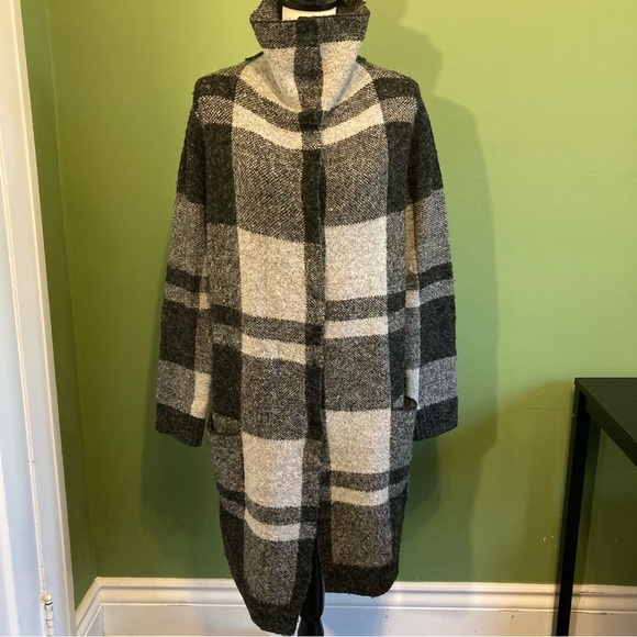 Cyrus Black Gray Plaid Cardigan - Picture 1 of 7